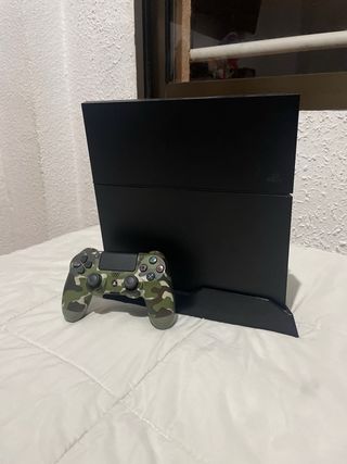 PS4 1TB + Mando Camuflado y Soporte