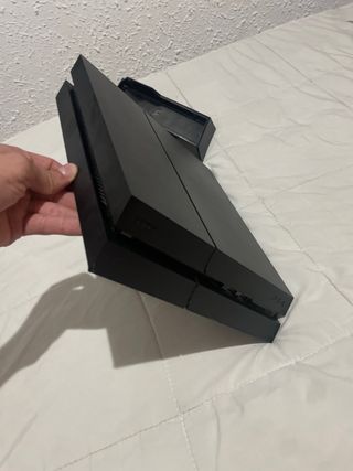 PS4 1TB + Mando Camuflado y Soporte