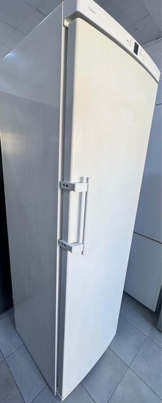 NEVERA SOLO NEVERA LIEBHERR NO FROST BLANCA 
