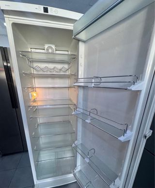 NEVERA SOLO NEVERA LIEBHERR NO FROST BLANCA 