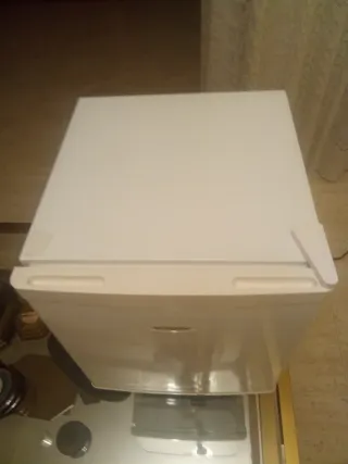 Mini nevera Bomann como nueva