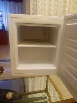 Mini nevera Bomann como nueva