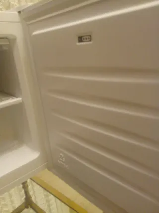 Mini nevera Bomann como nueva