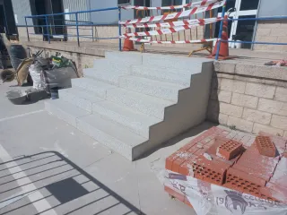 Pintura, albanileria, pladur, alicatado y solado.