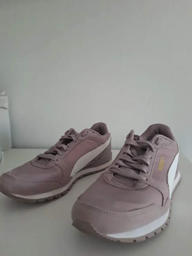 Zapatillas Puma rosas y blancas