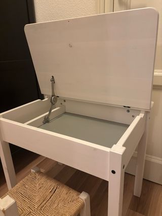 Pupitre ikea y silla infantil madera 