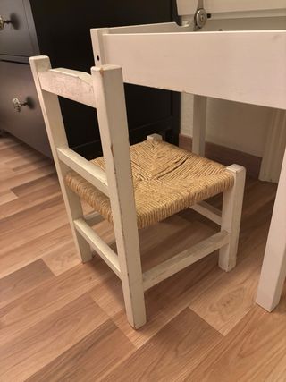 Pupitre ikea y silla infantil madera 