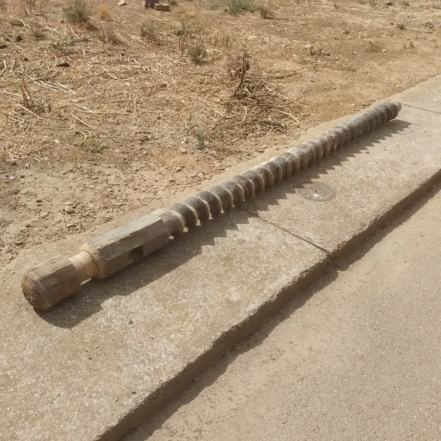 Huso de madera antiguo