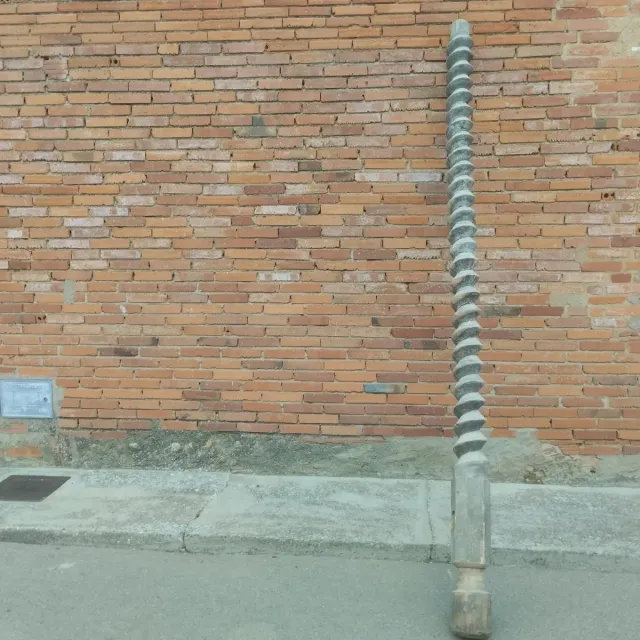 Huso de madera antiguo