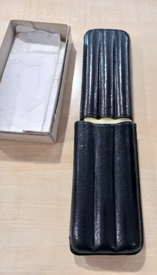 Portasigari nero in pelle