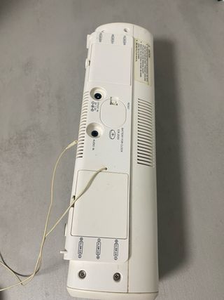 Sony Despertador RA-P50 Blanco  cargador original.