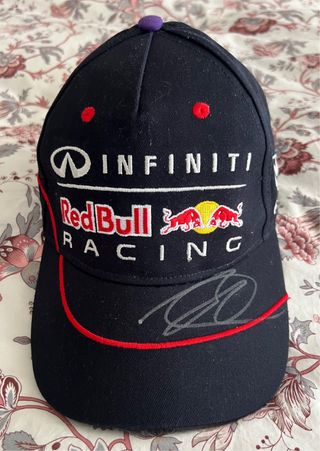 GORRA RED BULL RACING FIRMADA “DANIIL KVYAT” AZUL