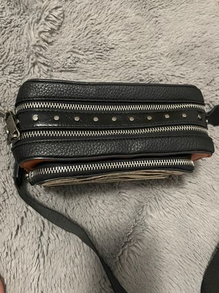 Bolso Negro y Naranja con Estampado Animal