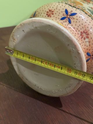 Jarrón chino decorado con figuras