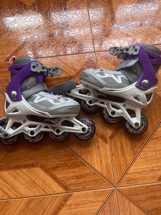 Patines en línea morados y grises talla 30-33