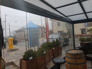 Techo móvil y cristalera abatible