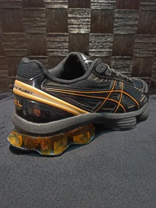 Asícs Gel Kinetic Fluent color Black/Black.
