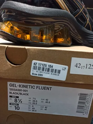 Asícs Gel Kinetic Fluent color Black/Black.