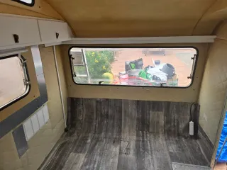 Caravana catusa