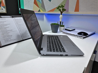   HP Portatile 14 " i7 32 GB RAM - SSD 256GB Win11