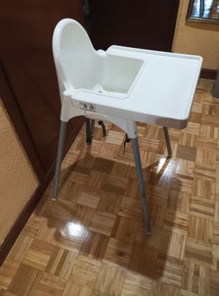 Trona de bebé blanca