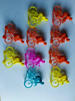 10 ciclisti plastica Tour de France