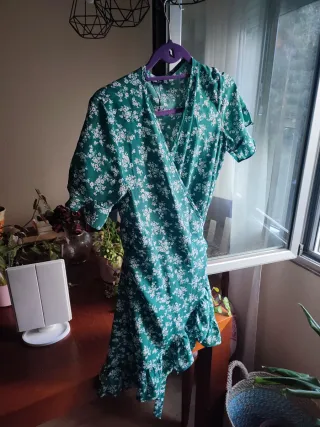 Vestido verde floral talla M 