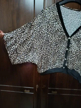 Chaqueta bomber estampado leopardo