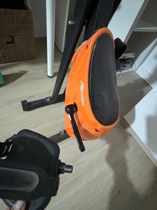 Bicicleta Estática Naranja y Negra