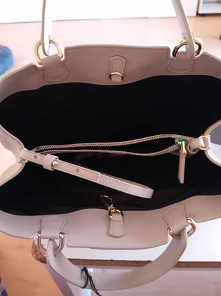 Bolso Emporio Armani Beige Modelo Y3D021