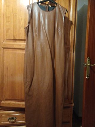 Vestido polipiel marrón
