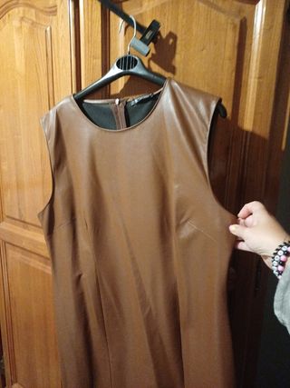 Vestido polipiel marrón
