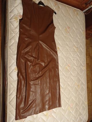 Vestido polipiel marrón