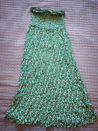 Falda midi verde con flores blancas