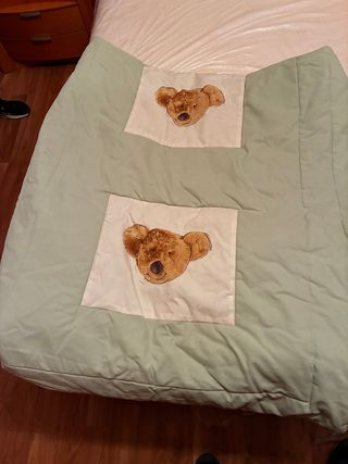 Edredón nido, estor y cojín oso