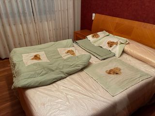 Edredón nido, estor y cojín oso