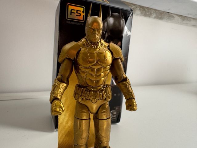 Action Figure Batman Arkham Knight Oro F5