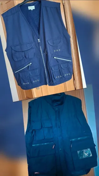 Chaleco azul marino con muchos bolsillos