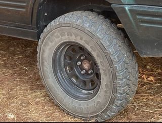 Llantas desplazadas con neumáticos 31’