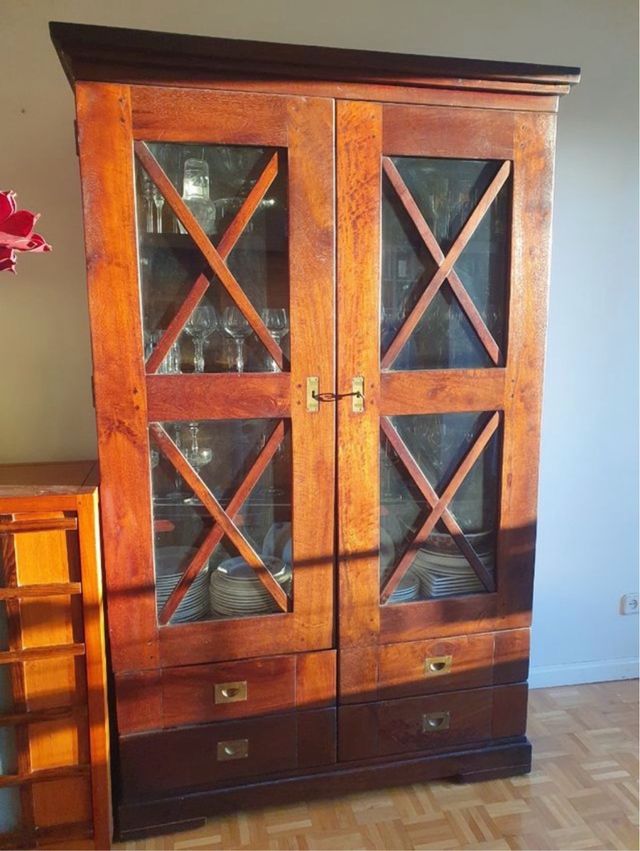 Mueble colonial madera y cristal