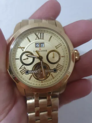 Reloj Lacoste Dorado