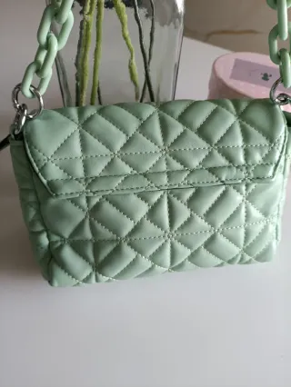 Bolso de mano verde agua acolchado