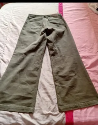 Pantalón campana verde oliva