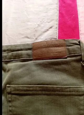 Pantalón campana verde oliva