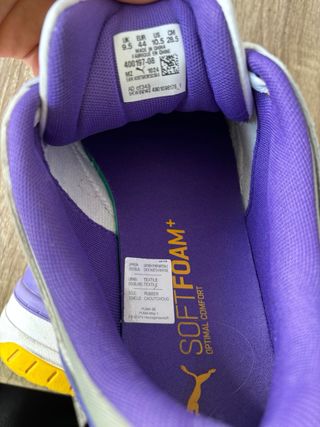 Zapatillas Puma Blancas y Moradas