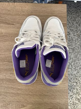 Zapatillas Puma Blancas y Moradas