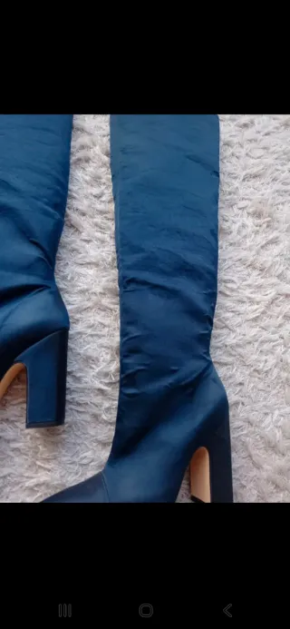 Botas altas Zara Talla 37. Son espectaculares.