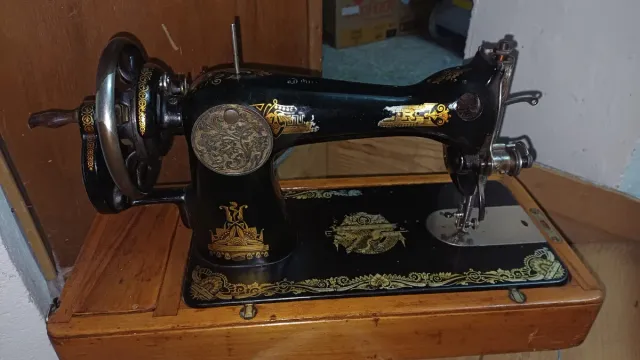 Máquina de coser Singer antigua