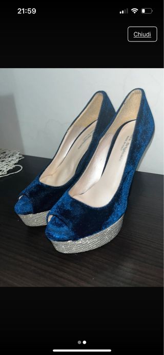 Scarpe con tacco blu e argento