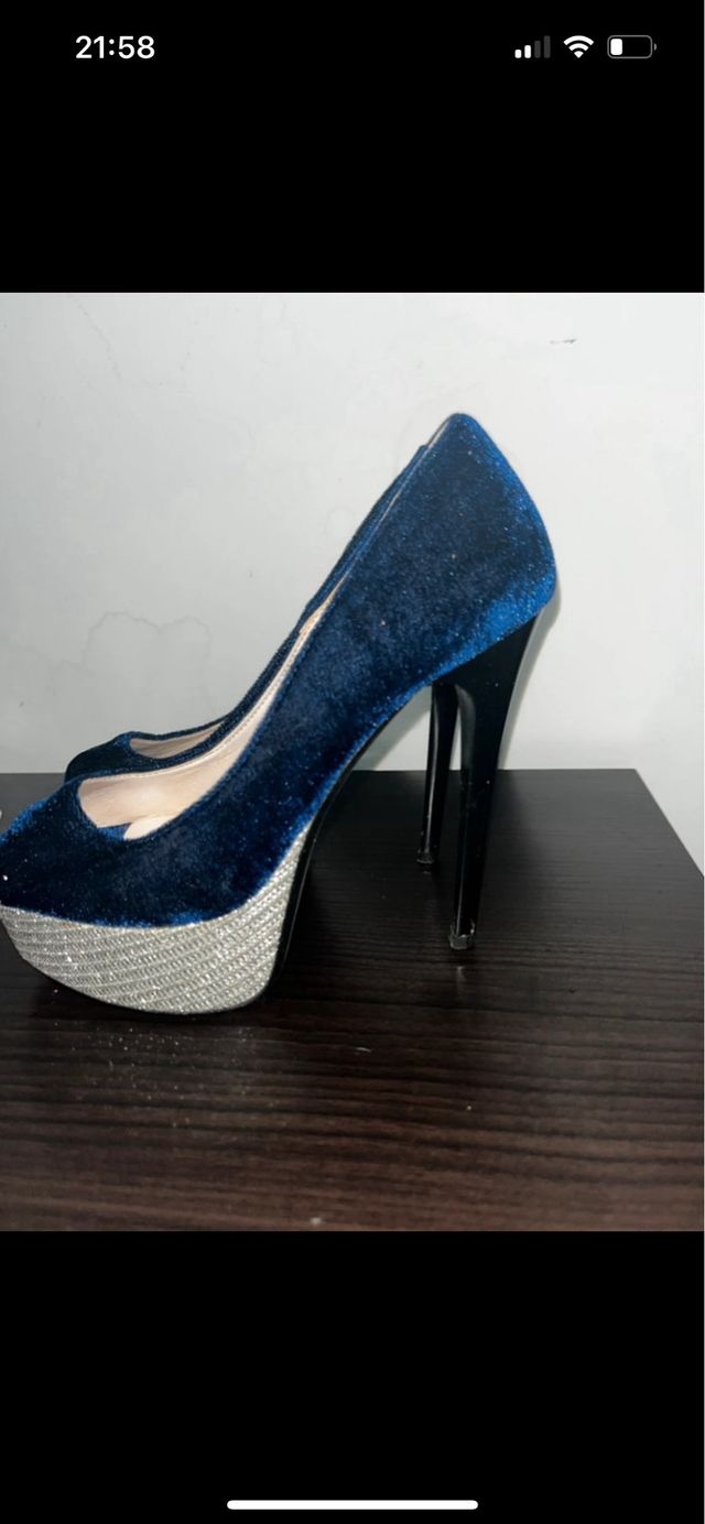 Scarpe con tacco blu e argento